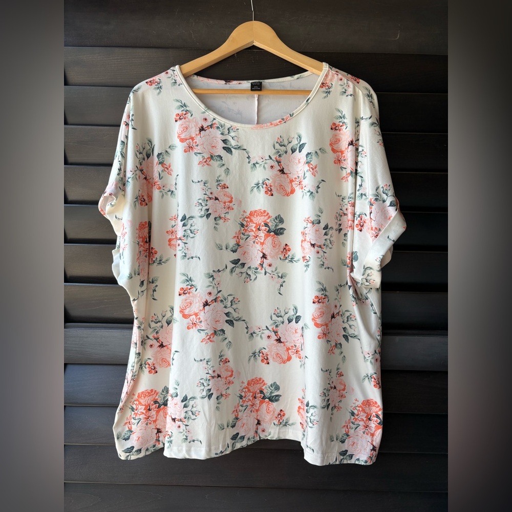 Emery Rose Womens 4XL Floral short sleeve blouse cuffed sleeves crew neck roses